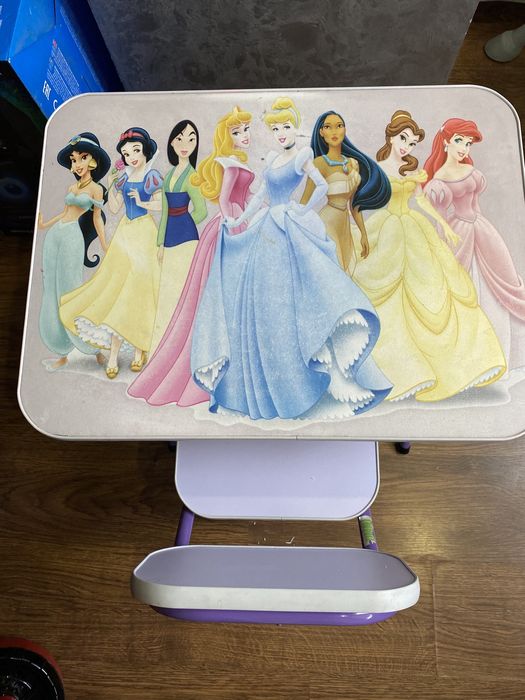 Дитячий столик і студьчик