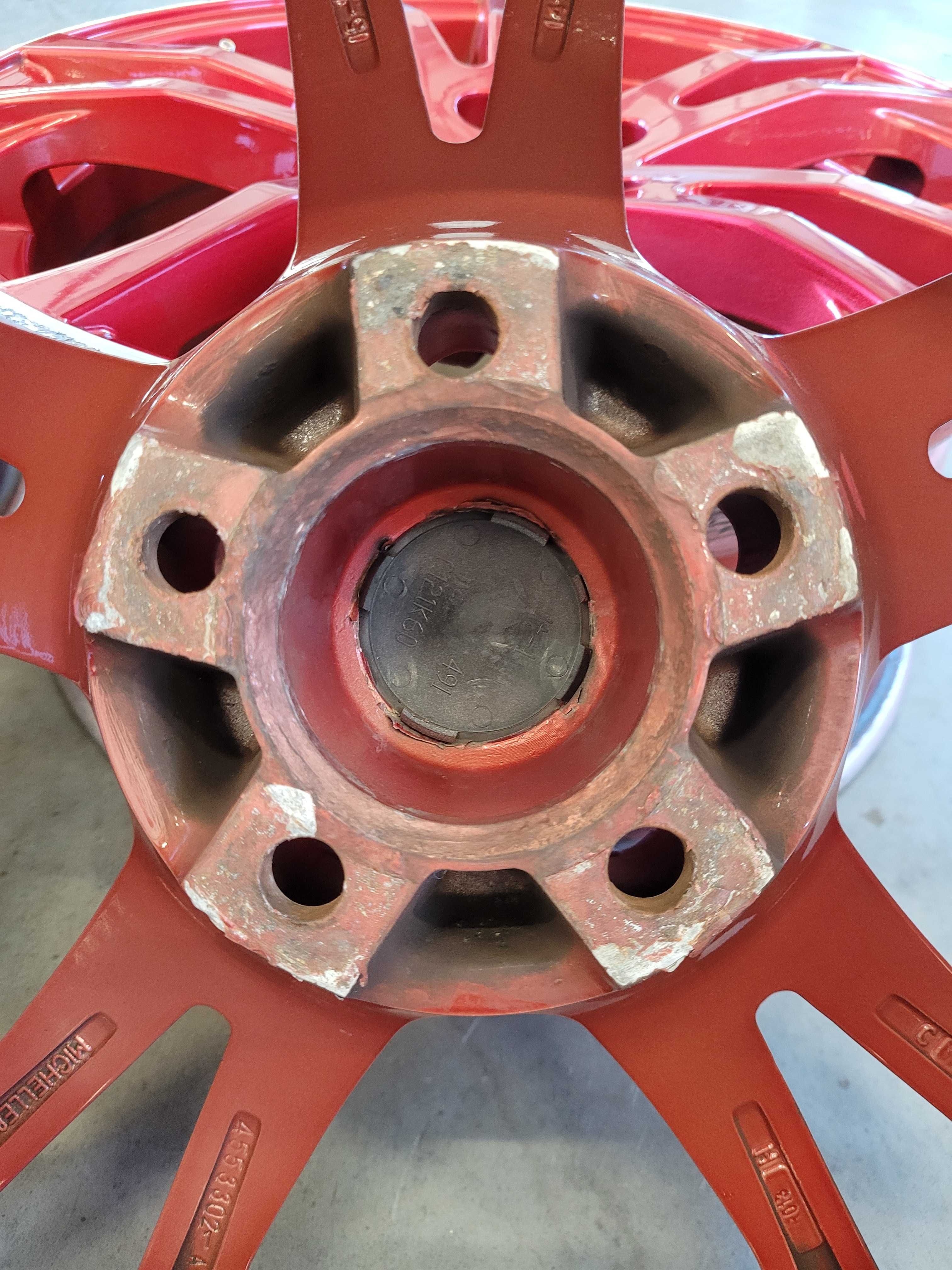 Felgi aluminiowe r 18 5 x 112  czerwone