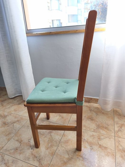 Conjunto de 5 Cadeiras de madeira com forro verde