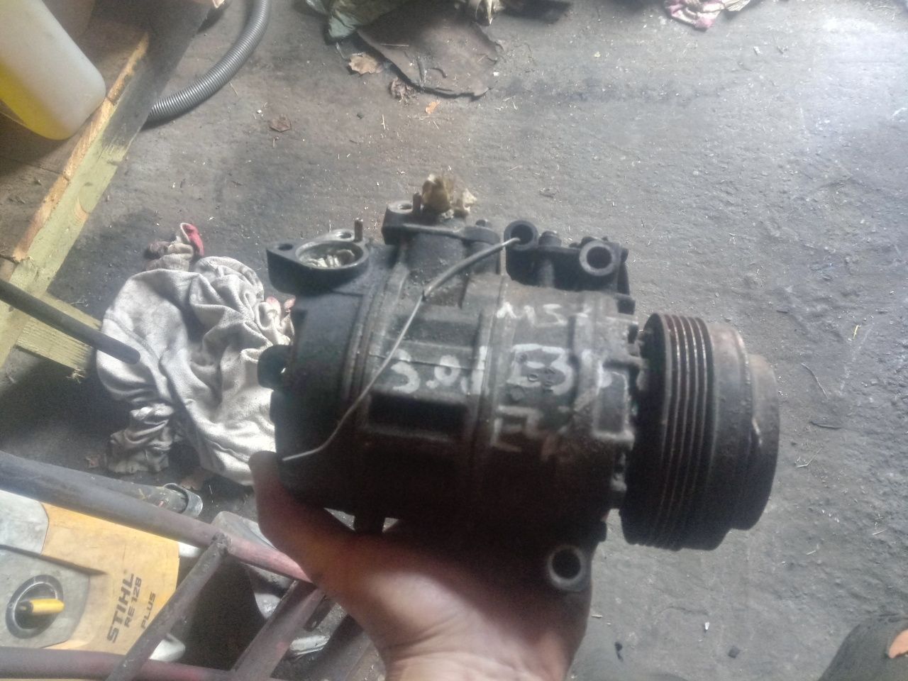 Podstawa napinacz klimy 3.0d 2.5d bmw e39 e38 e46 M57 6d1
