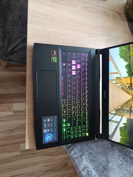 Laptop MSI Katana A15