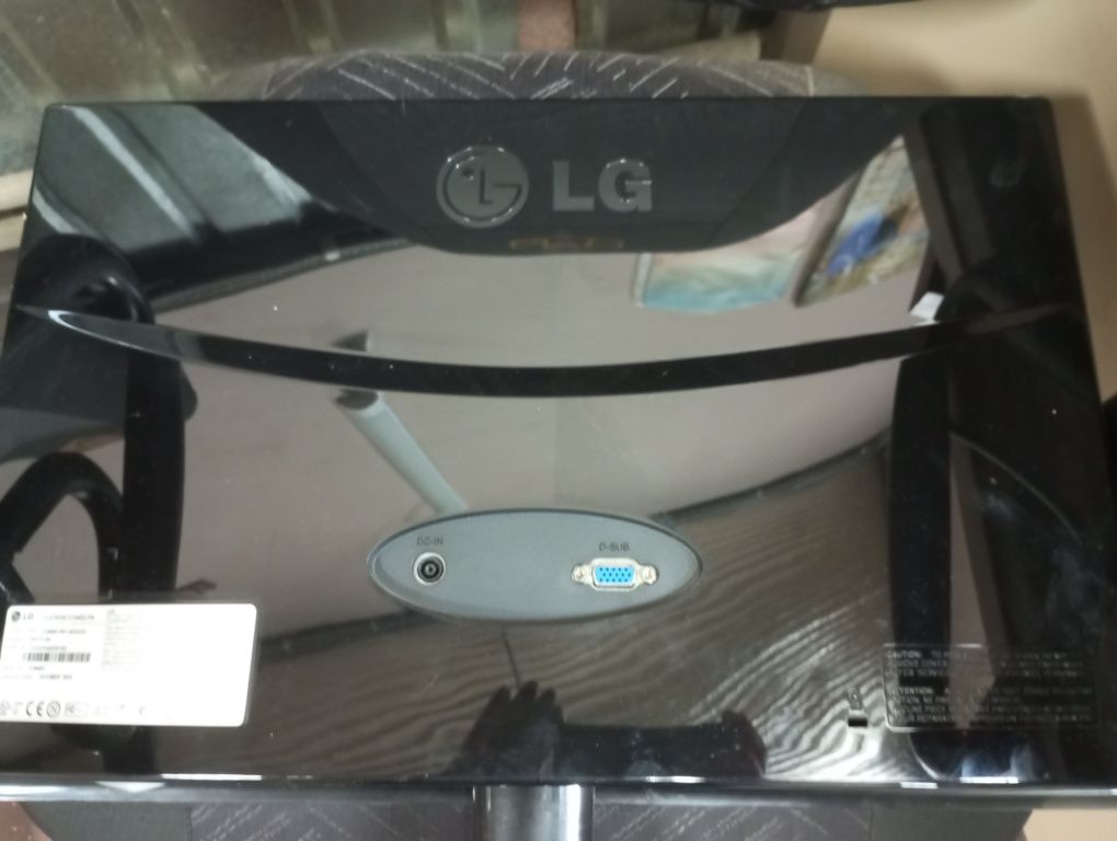 Монитор компьютерный LG 19'дюймов