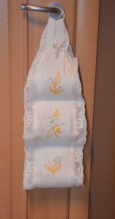 Etui opakowanie zawieszka na papier toaletowy 3 rolki