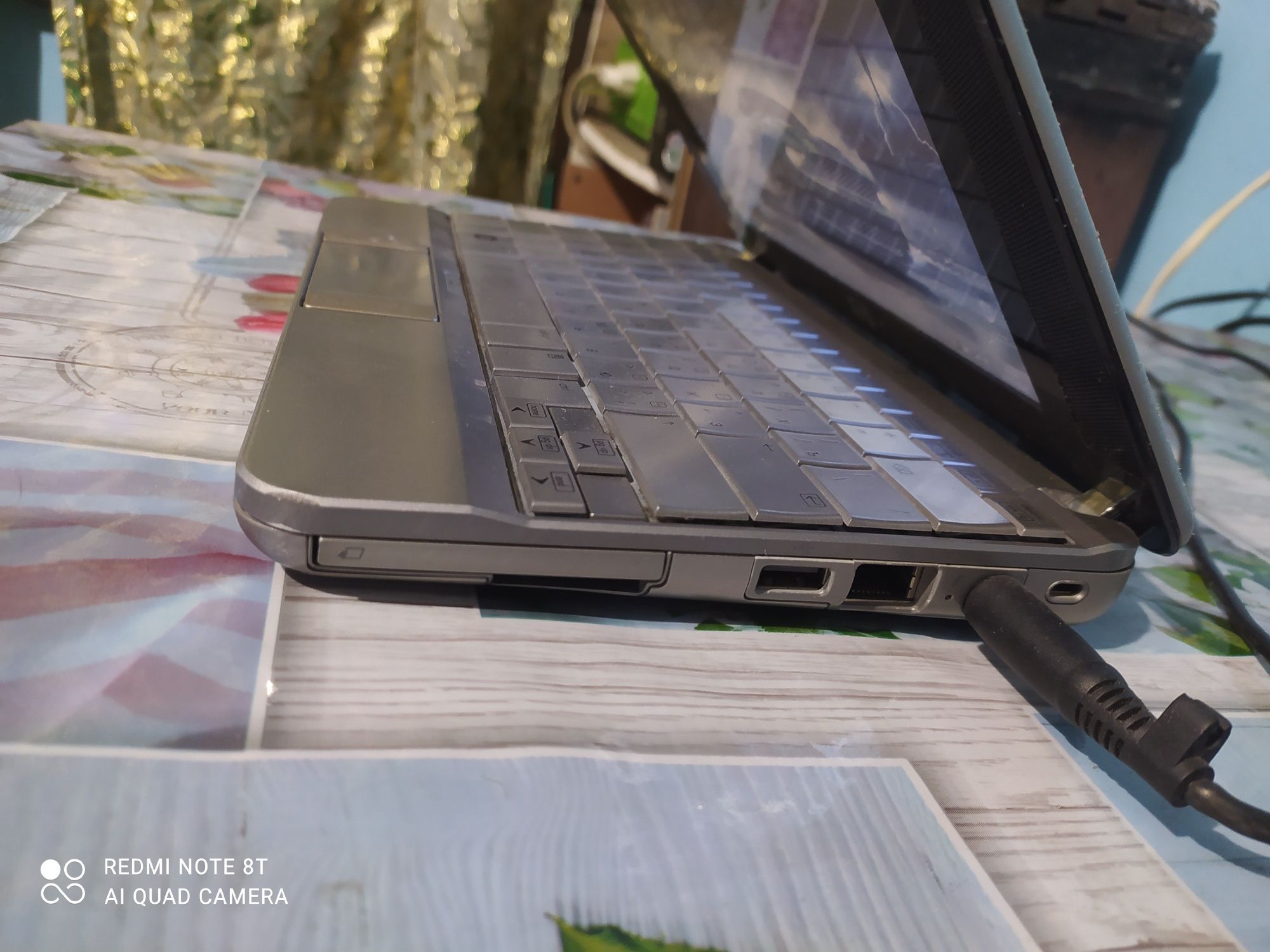 Продам HP  mini  срочно