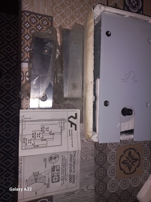 Portas de vidro, molas de pavimento