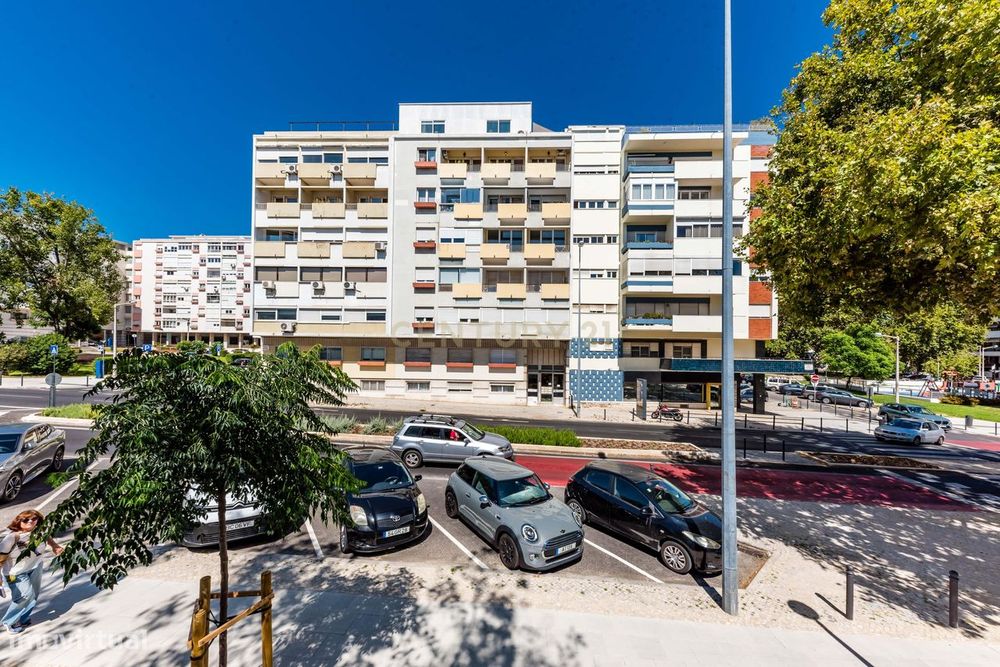 T4 no Lumiar – 143 m² com luz, espaço e equilíbrio