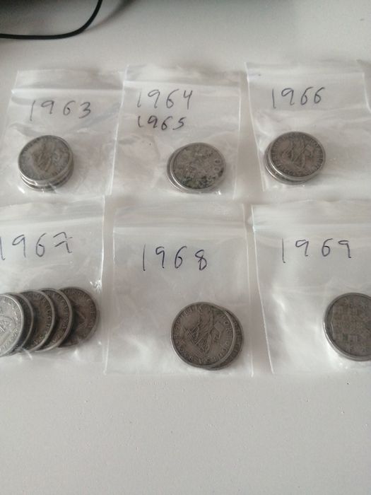 Vendo lote de 21 moedas de 5 escudos (portes incluídos)