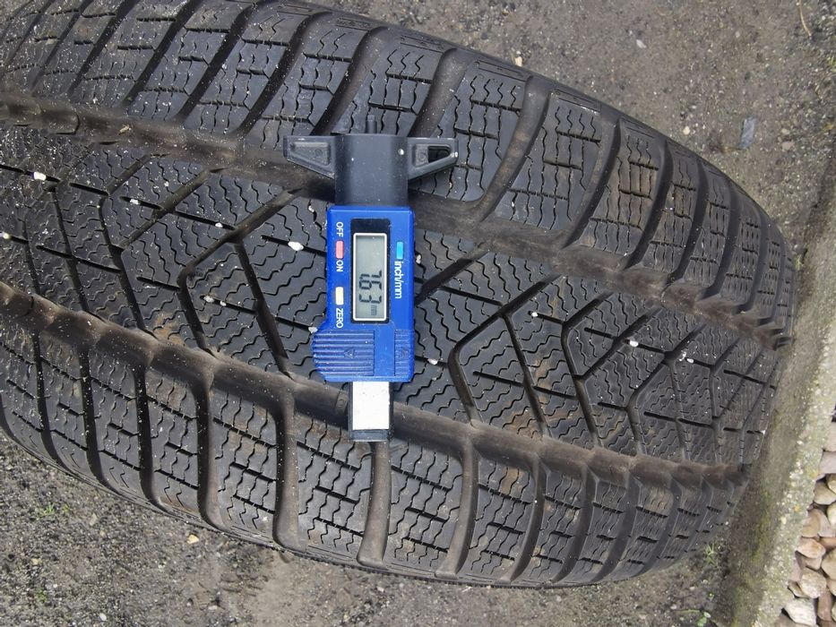 Opona 225/60R17 99H Pirelli Sottozero 3  OLX83
