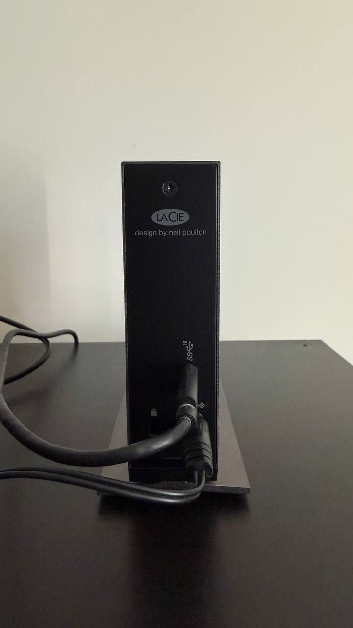 Зовнішній жорсткий диск LaCie d2 Professional 4 TB