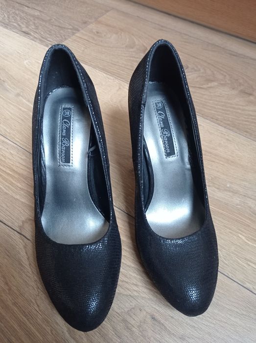 Buty damskie na obcasie rozm. 38