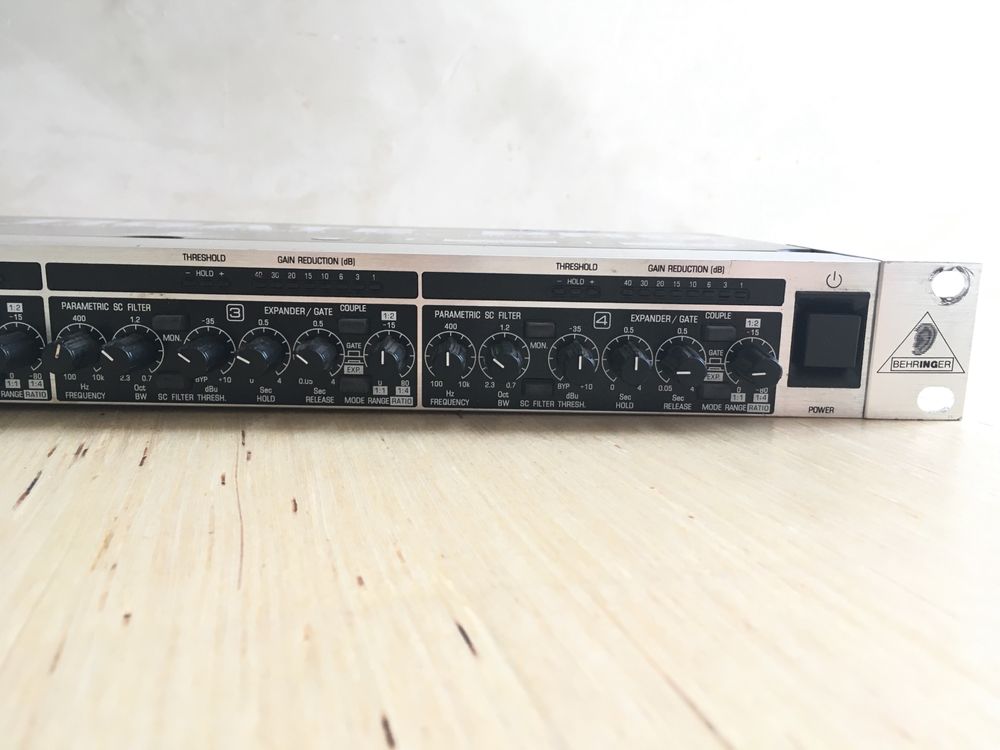 Behringer Multigate PRO XR 4400