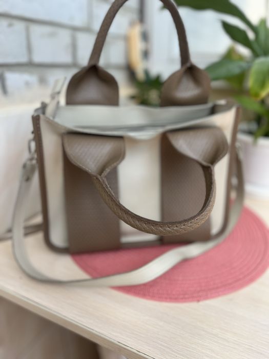 Бежева шкіряна сумка ручної роботи