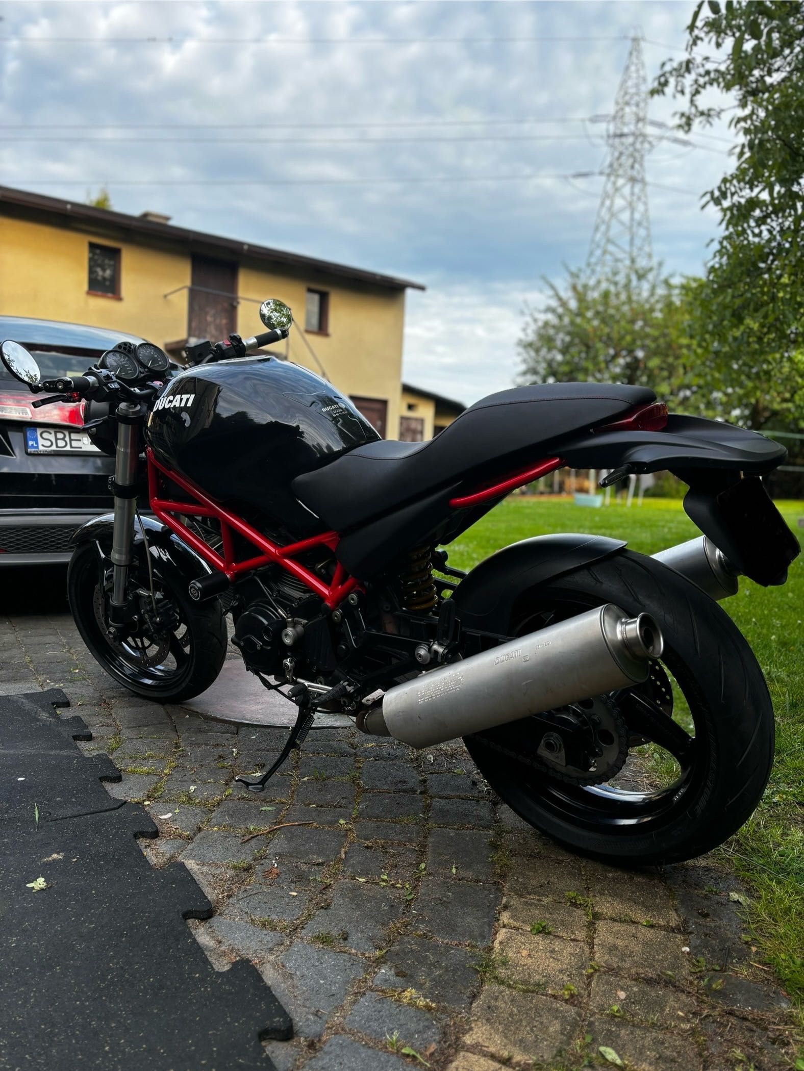 Ducati Monster 695