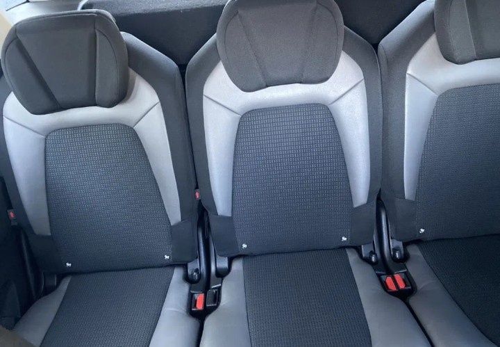 Citroën C4 Picasso

Система гучномовців

USB роз'єм

Супутникова систе