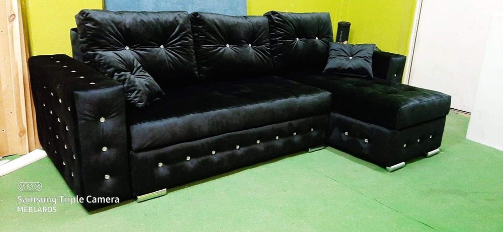 Narożnik Kejt styl glamour, pikowany z kryształkami tkaniną Primo
