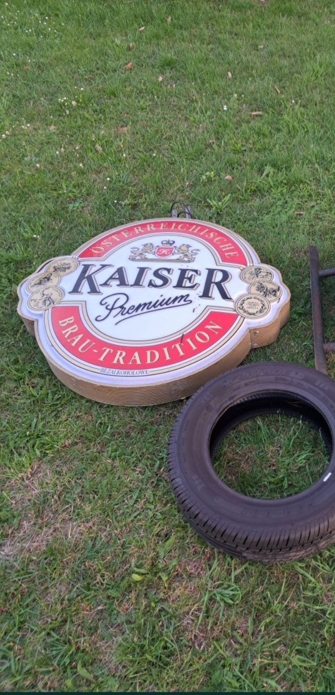 Plafon ,reklama piwa podświetlana Kaiser.
