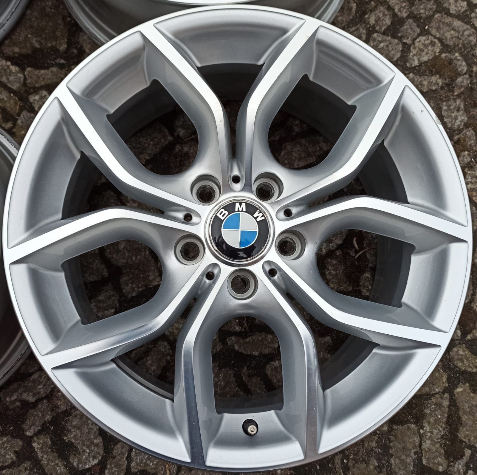 Felgi aluminiowe BMW X1 X3 X4 E46 E90 F26 8Jx18 ET43 5x120