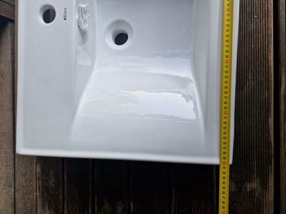 Umywalka nablatowa Rea