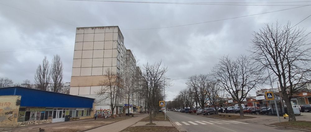 Продаж 3 кімнатної квартири біля ринку  "Нива" на 9 поверсі