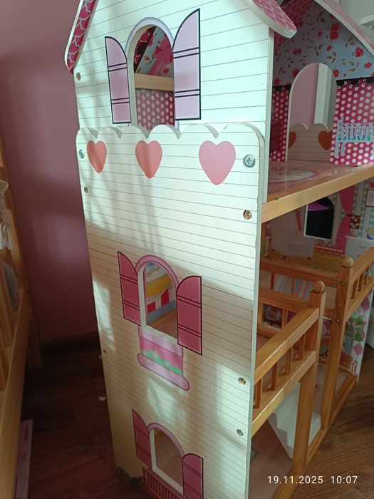 Domek dla lalek drewniany
