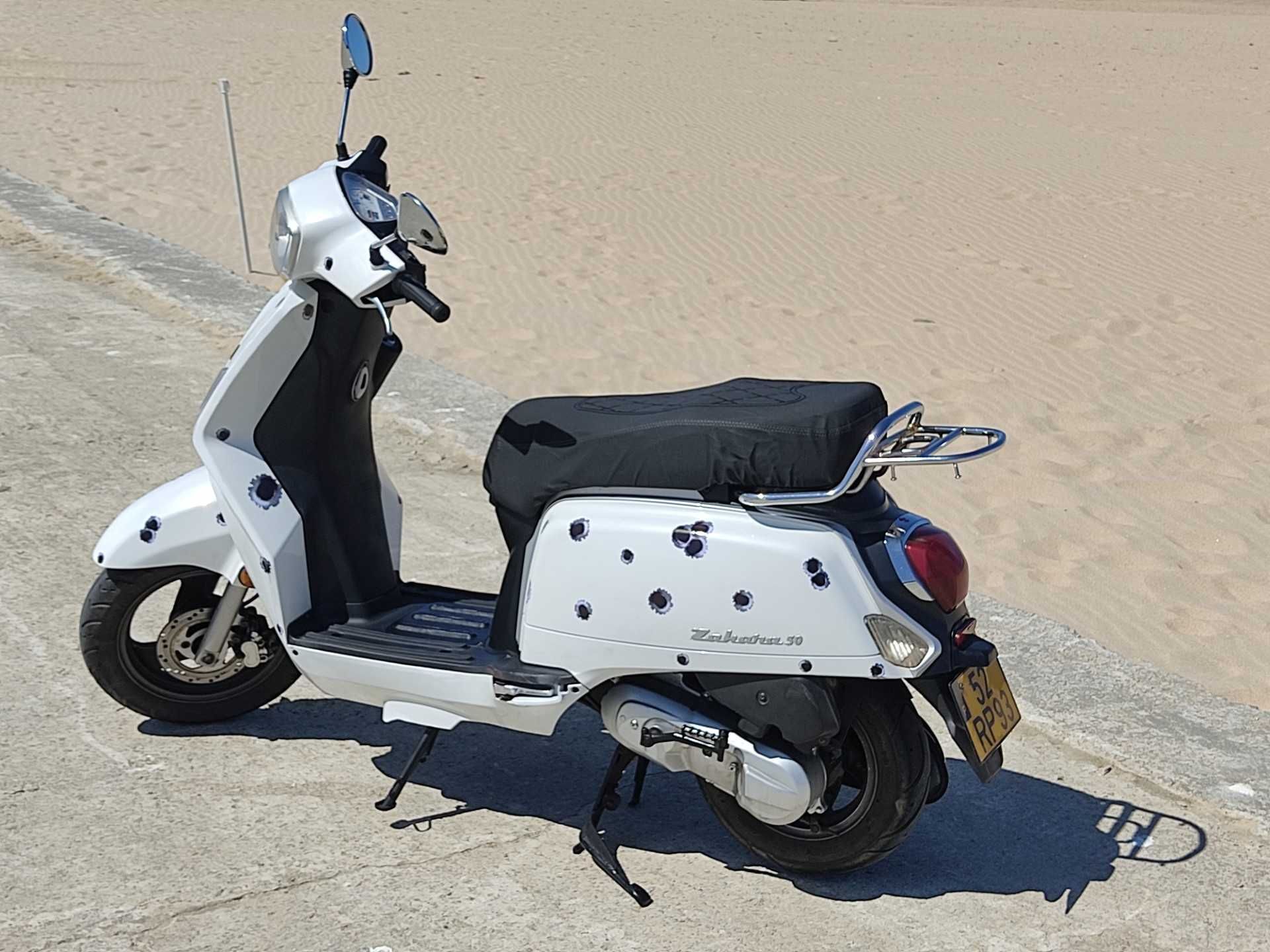 Scooter 70 citadina 2 t única econômica c nova vendo ou troc