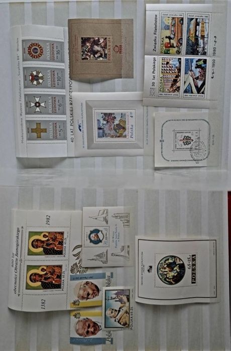 Arkusiki oraz bloczki filatelistyczne.