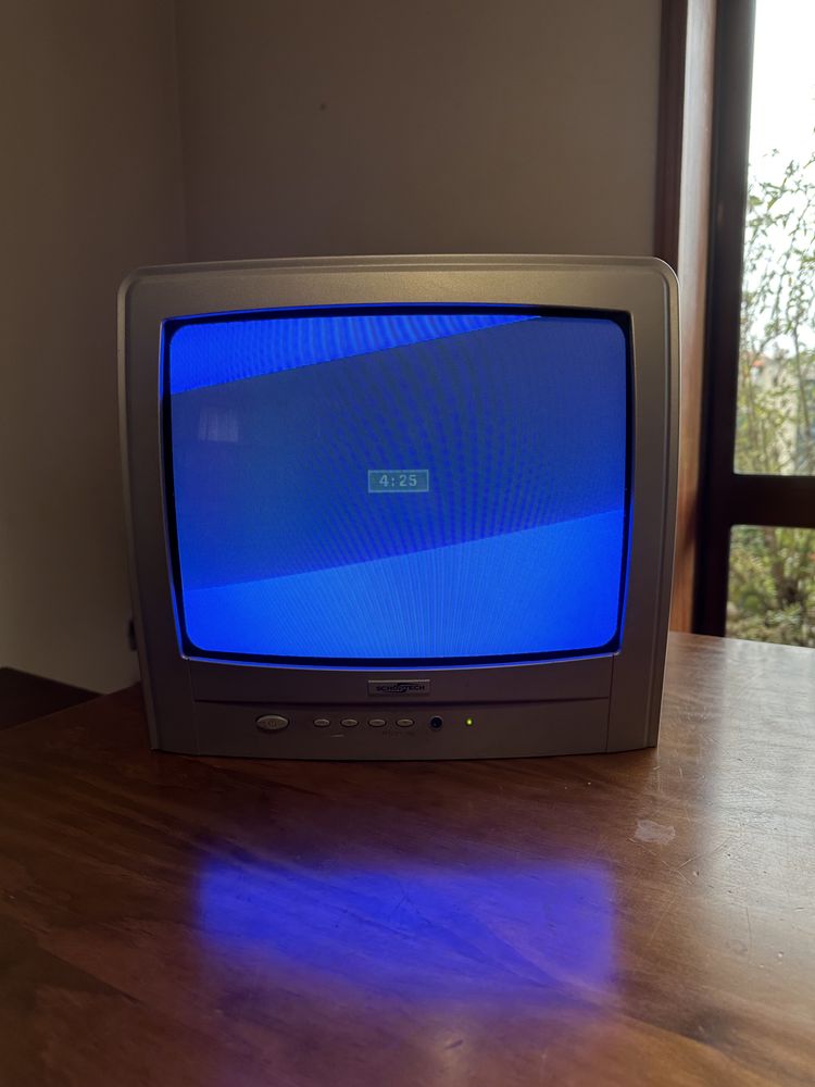 Televisão Schoktech 15 polegadas (36 cm)