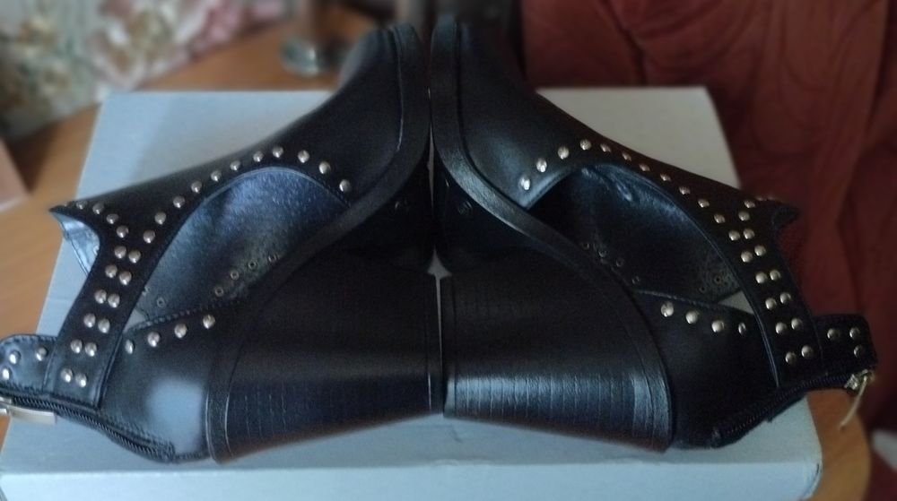 Продам нові шкіряні  туфлі