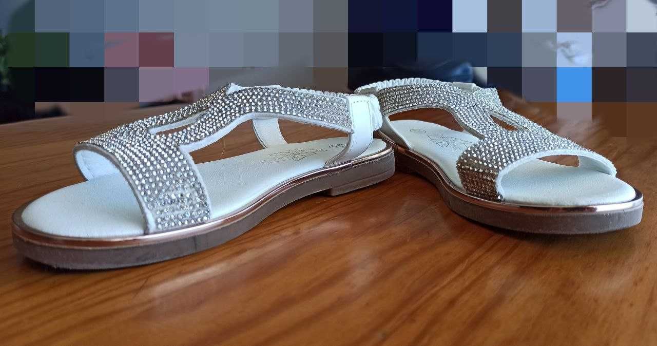 New sandals for girls with rhinestones