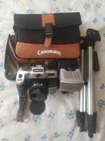 Нова фотокамера зі спалахом Canomatec 50mm 1 : 6.3 і штатив для неї