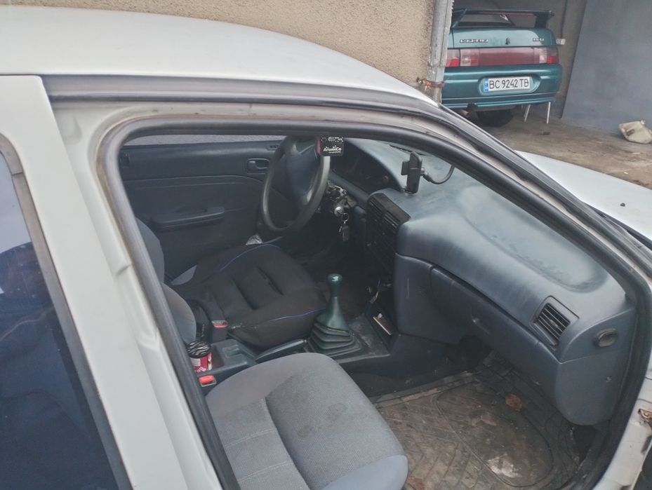 Кіа сефія 1993 року