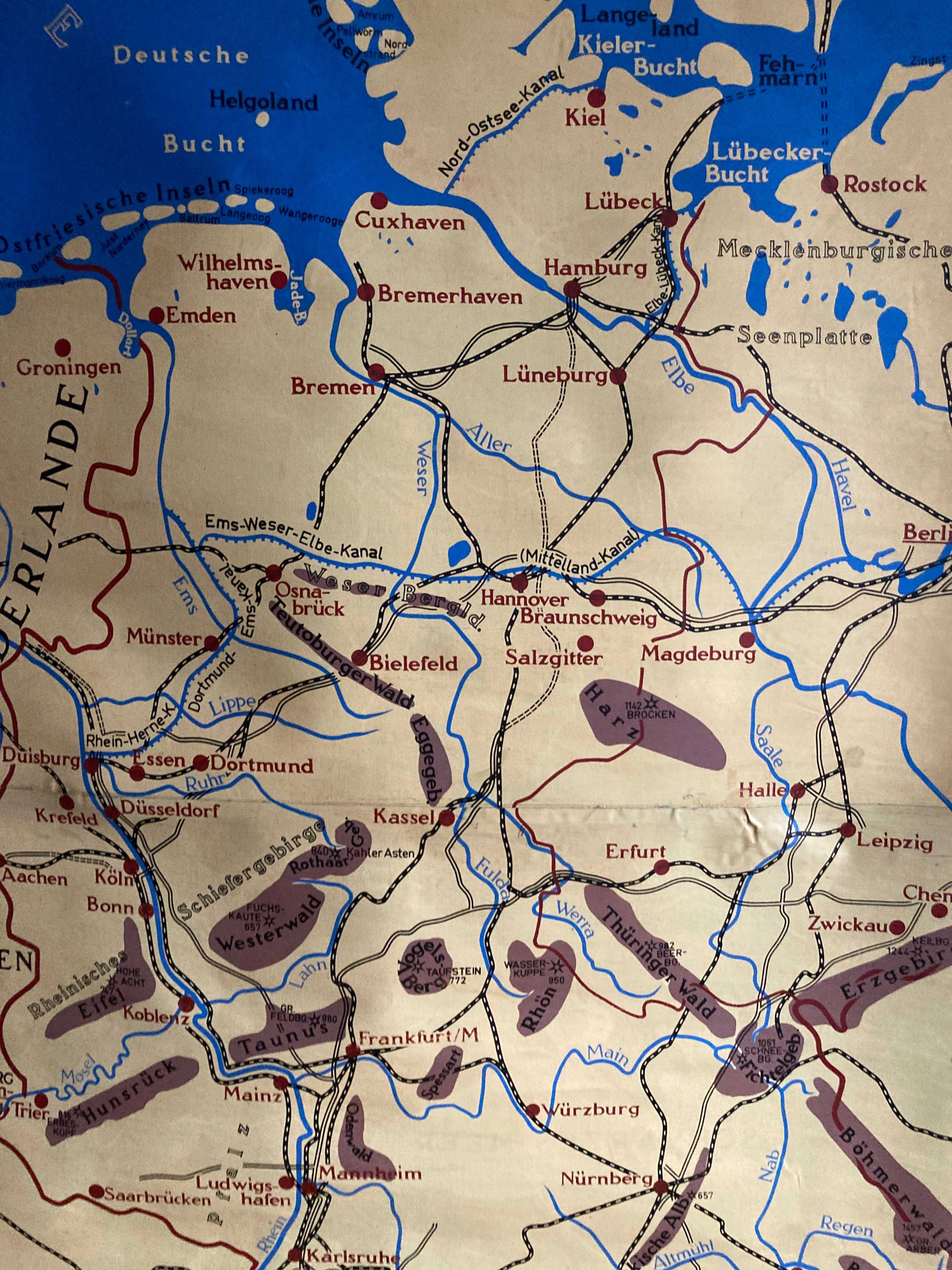 Przedwojenna lniana mapa lini kolejowych z lat 30. XX w.