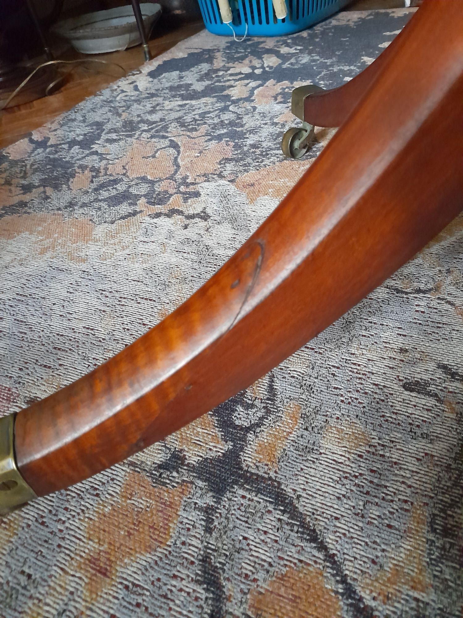 Mesa de jantar em mogno