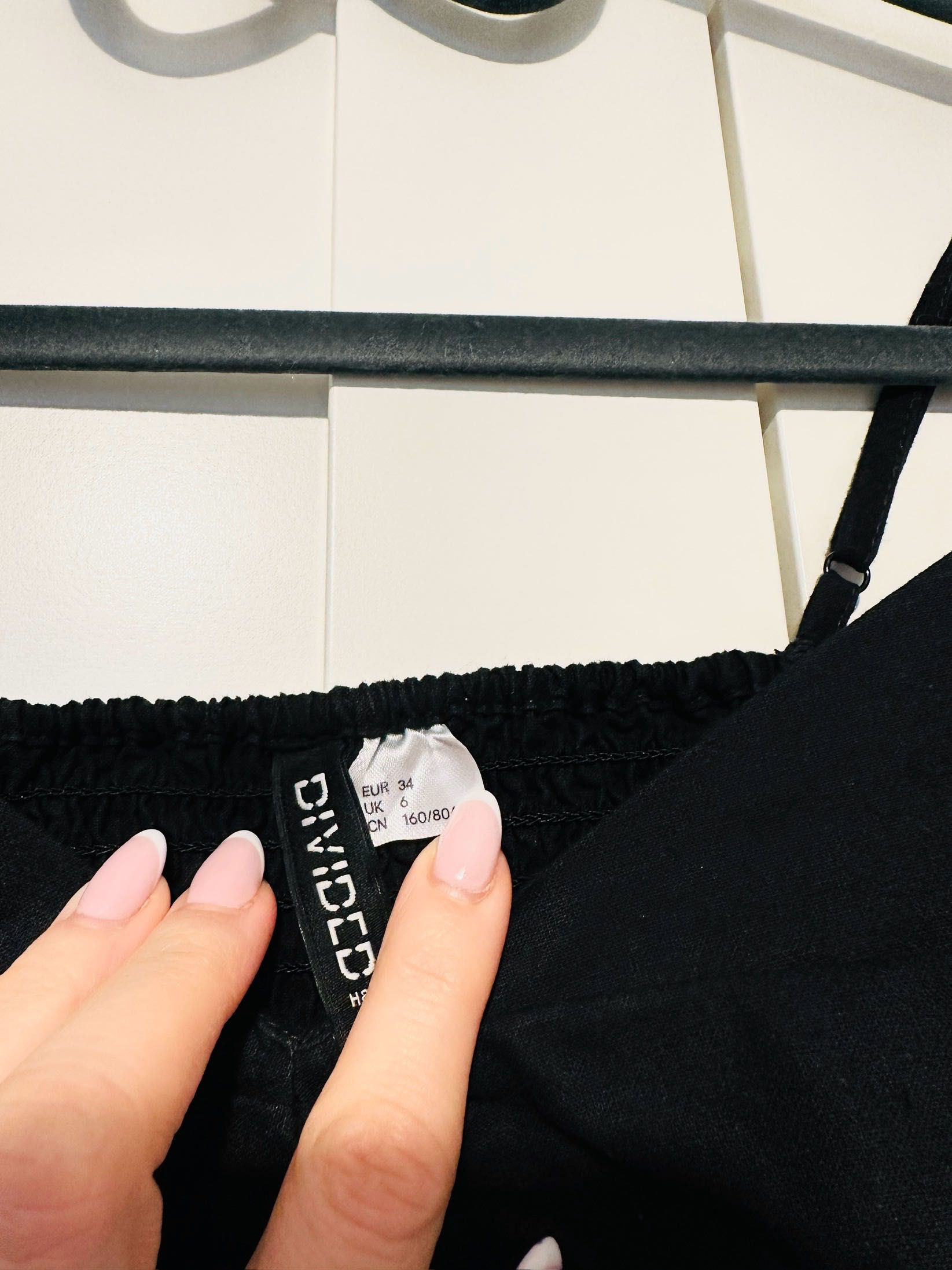 Nowy czarny top z odkrytymi ramionami H&M