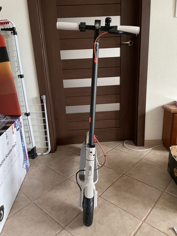 Nowa Hulajnoga Xiaomi Mi Electric Scooter 3 2022 8,5" Szary+gwarancja