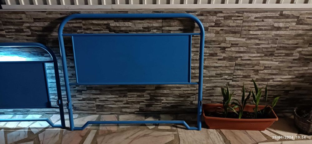 Cama de ferro antiga