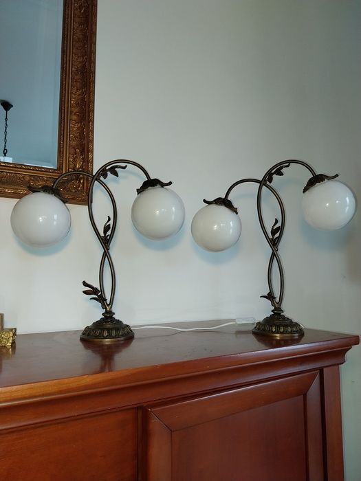 Par de candeeiros antigos de mesa