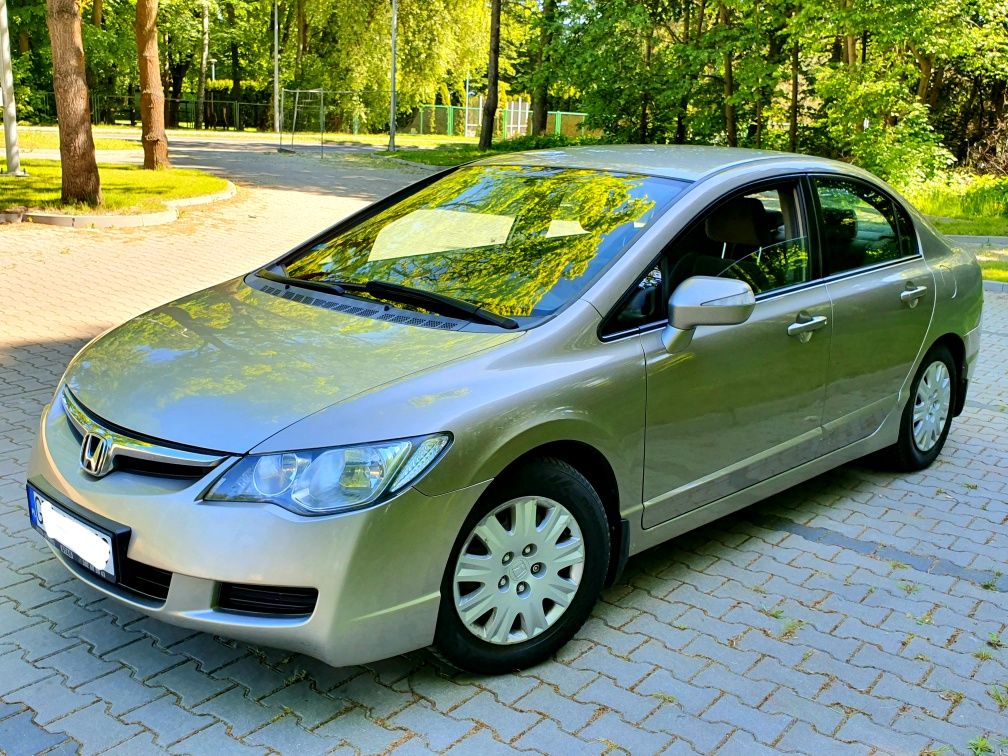 Honda Civic 1.8 i-VTEC * Sedan * 6 biegów * Salon PL * Zadbana !!