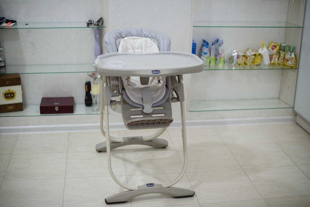 Детское кресло для кормления Chicco Polly Magic (Серое)