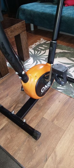 Rower stacjonarny mechaniczny RW 3011 One Fitness