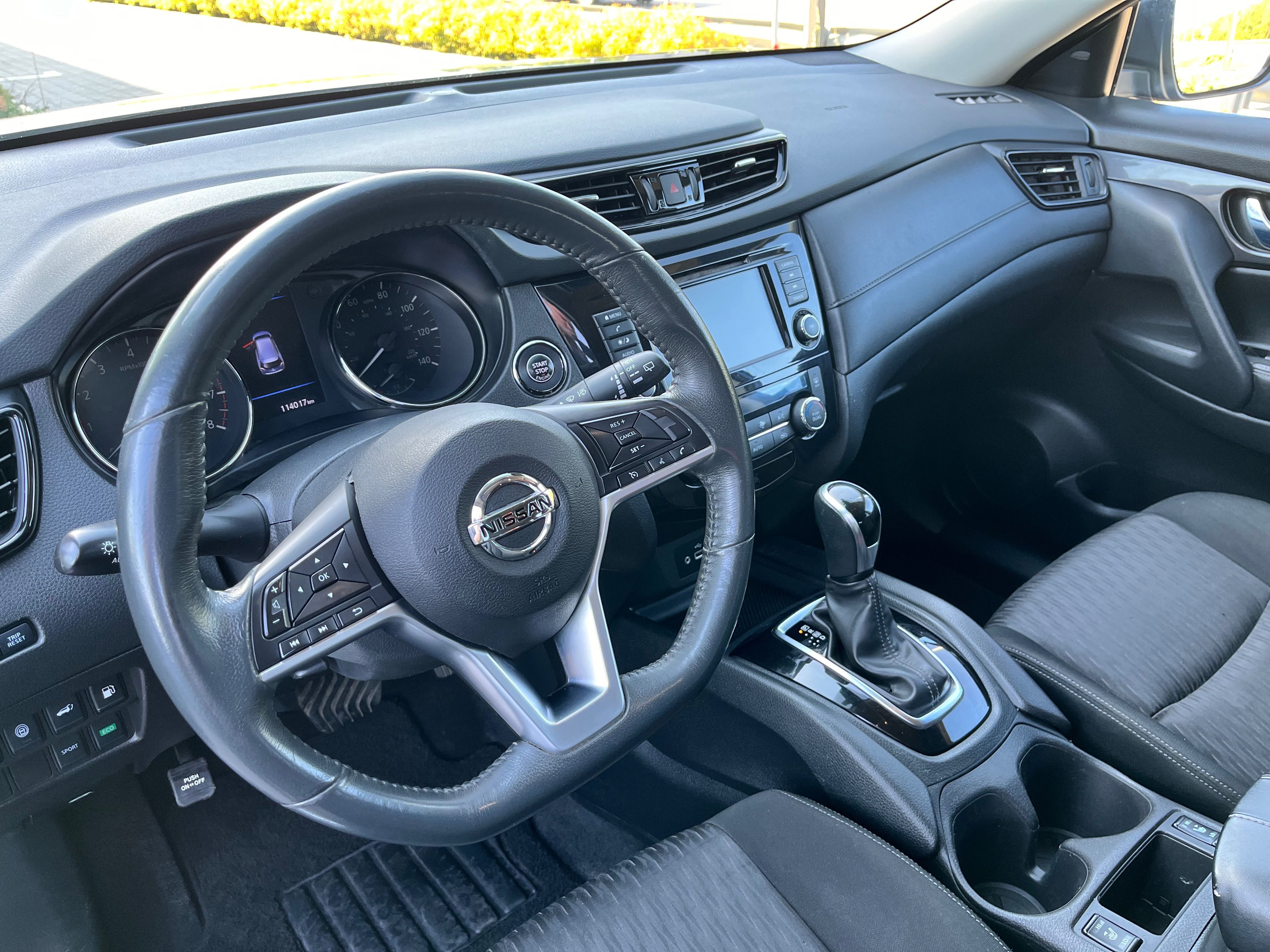 Nissan Rogue sv 2020