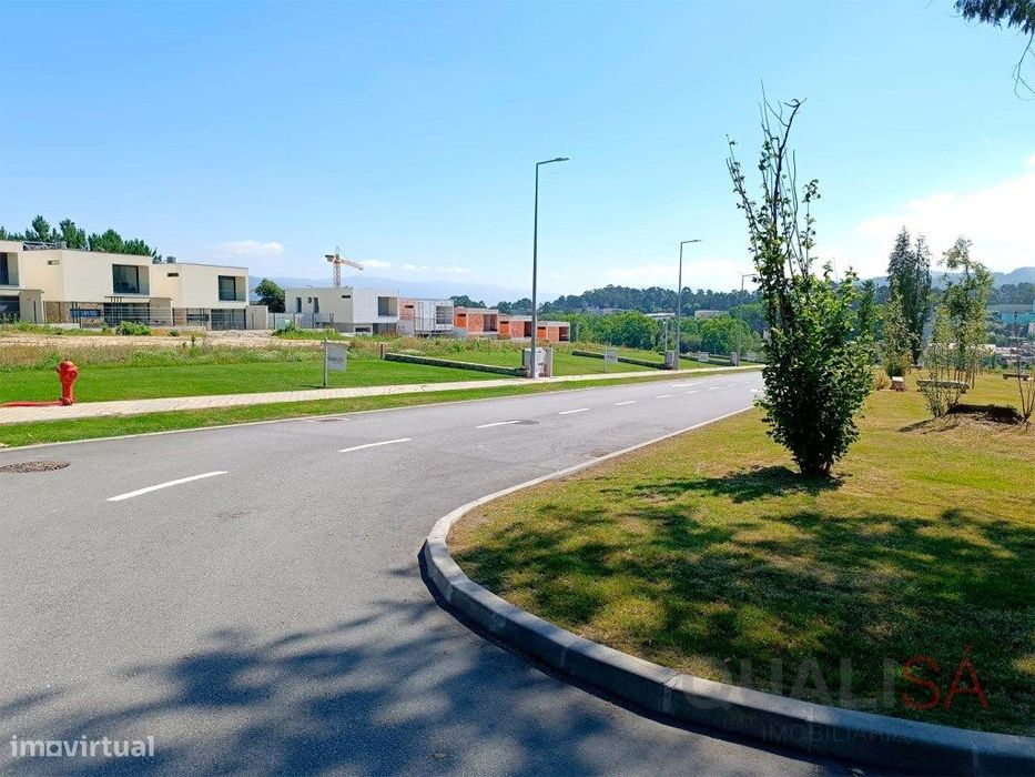 Lote com 632m2 para construção de moradia individual em Palmeira - ...