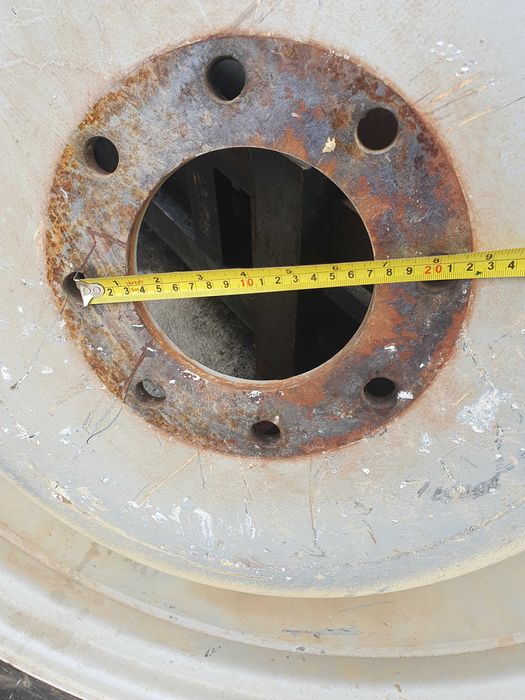 Kola wąskie miedzyrzedowe case opony 300/95R46