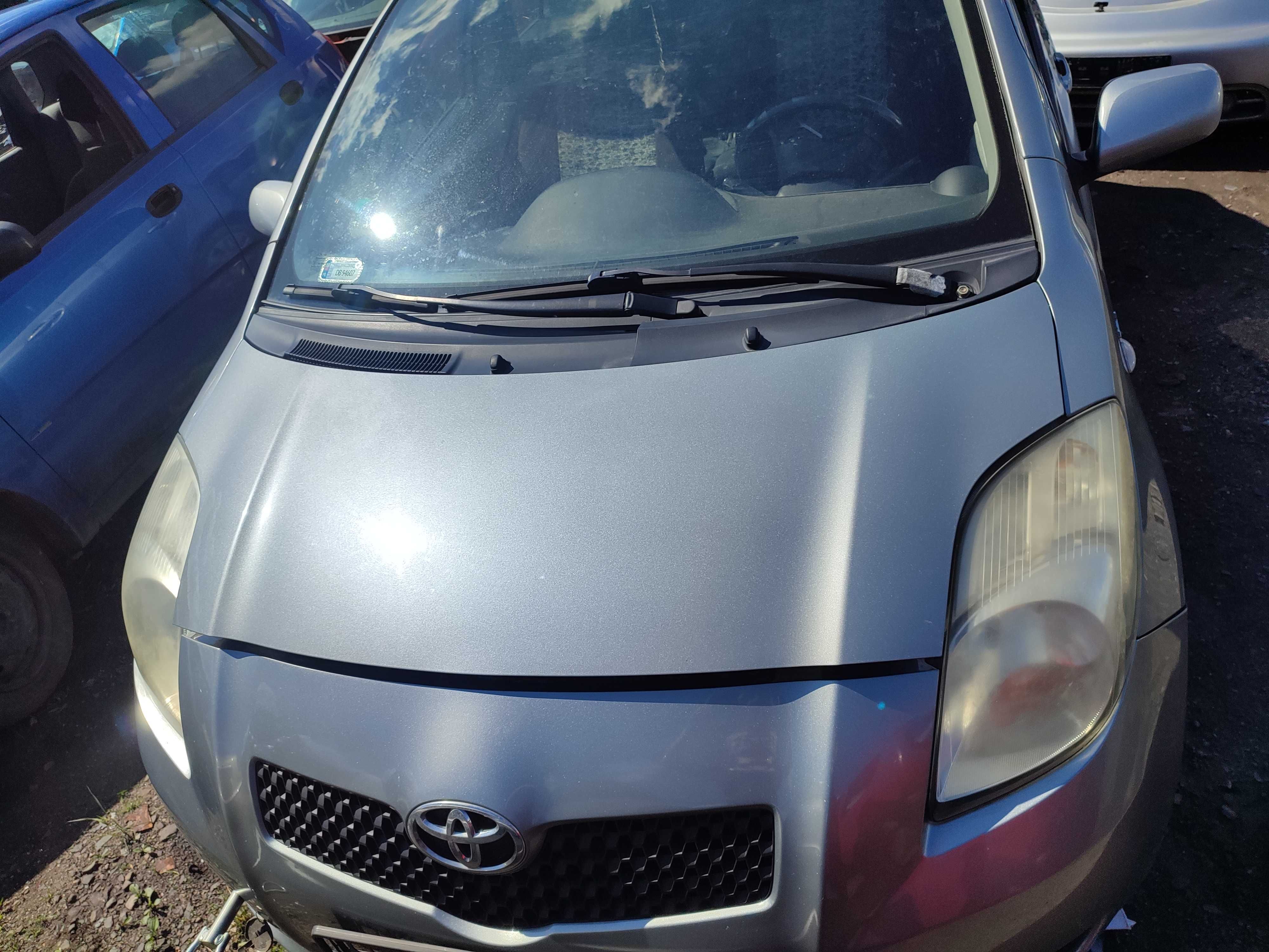 Toyota Yaris II 1F8 maska przednia FV transport/dostawa