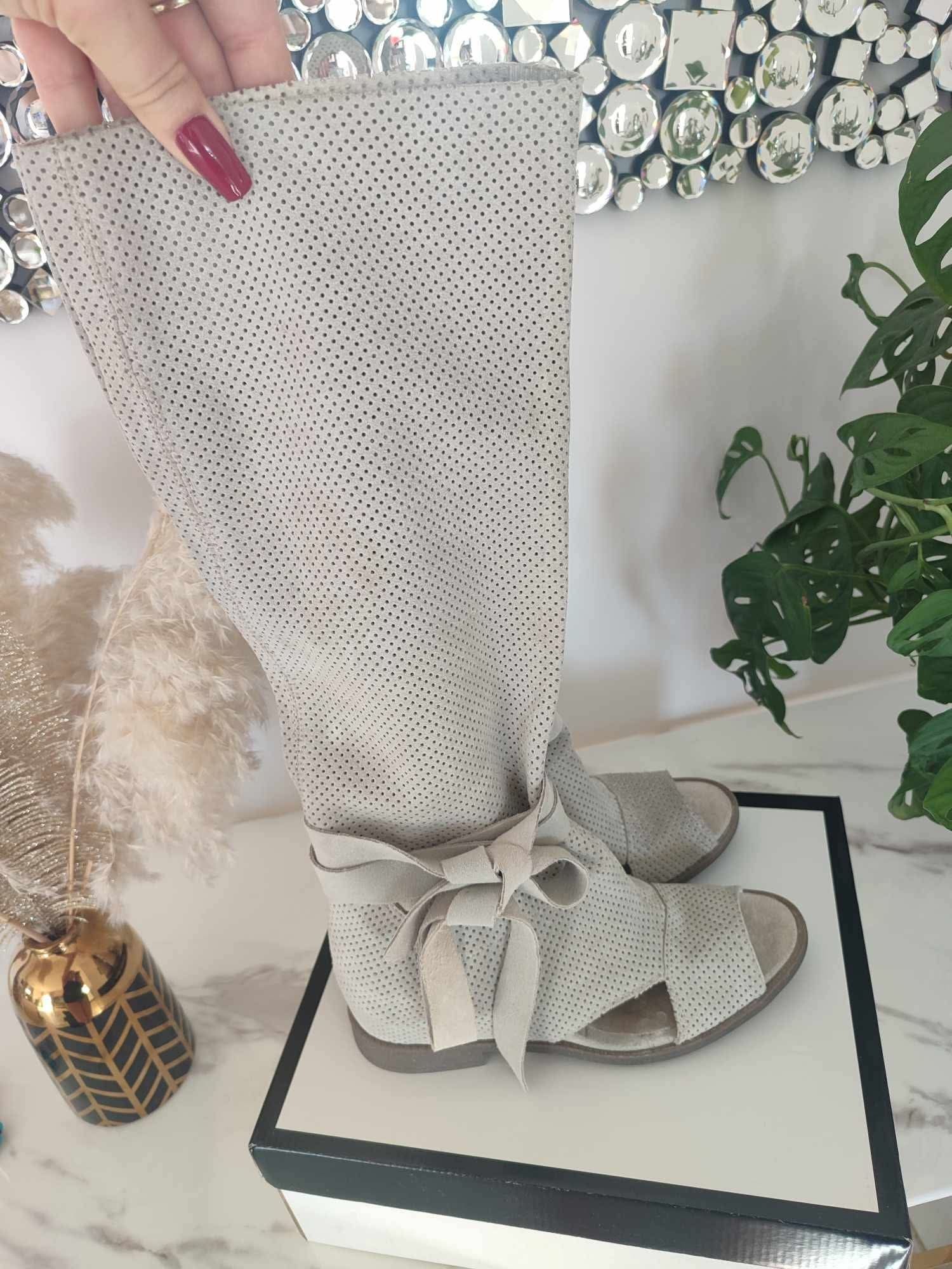 Eleganckie kozaki na koturnie letnie naturalna skóra