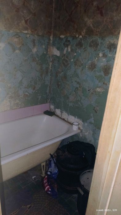 Продам 3-х. комнатную квартиру под ремонт..