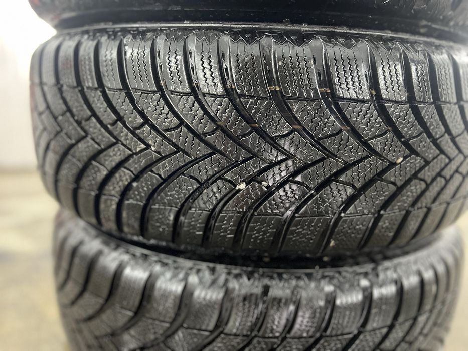 Продам Гуму 195/65R15 Зима SEMPERIT