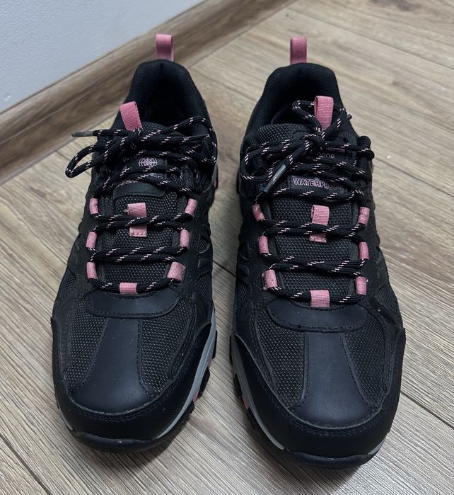 Трекінгові кросівки Skechers