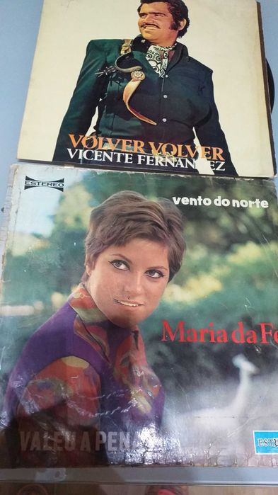 22 discos de vinil antigos em bom estado