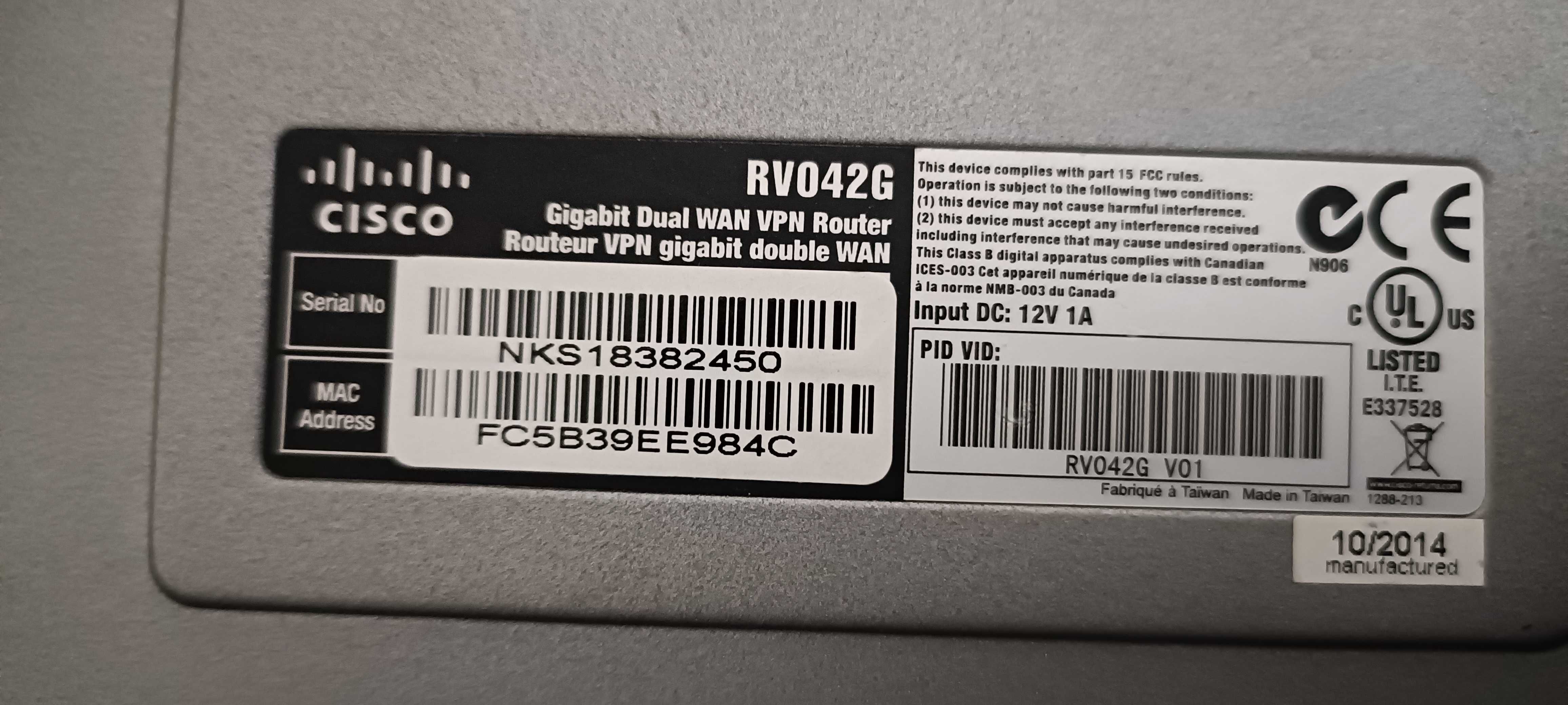 Router Cisco - VPN, model RV042G Small Business